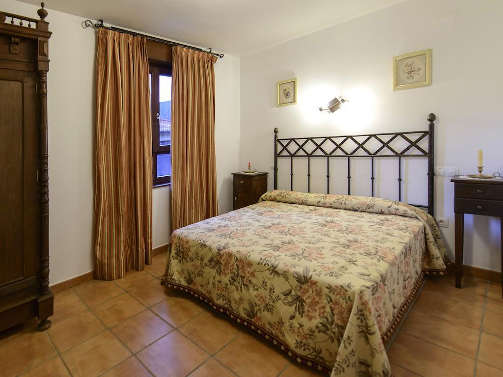 El Casar Del Puente Guest House Boca de Huergano Ruang foto