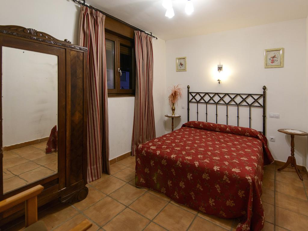 El Casar Del Puente Guest House Boca de Huergano Ruang foto