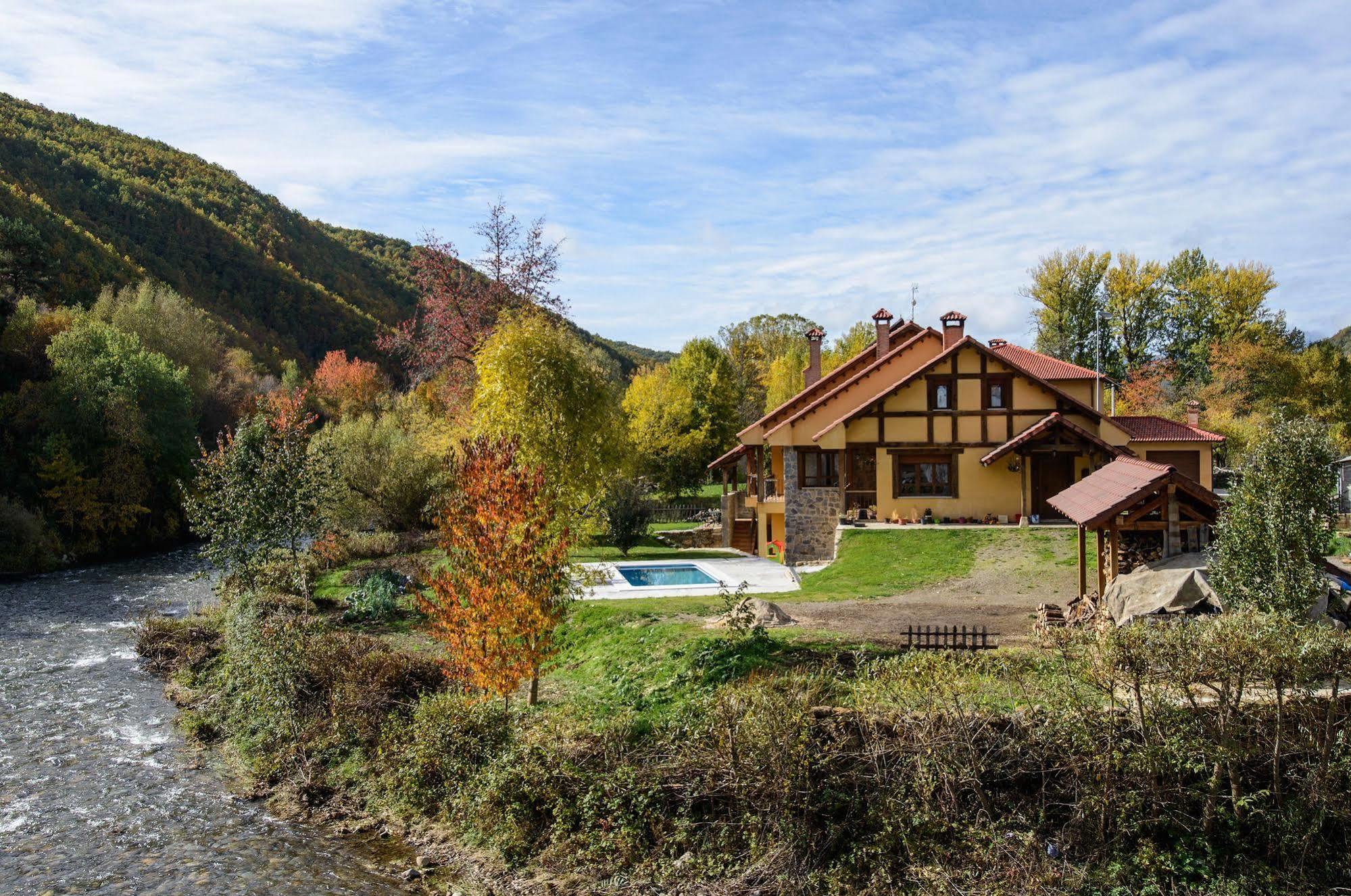 El Casar Del Puente Guest House Boca de Huergano Bagian luar foto