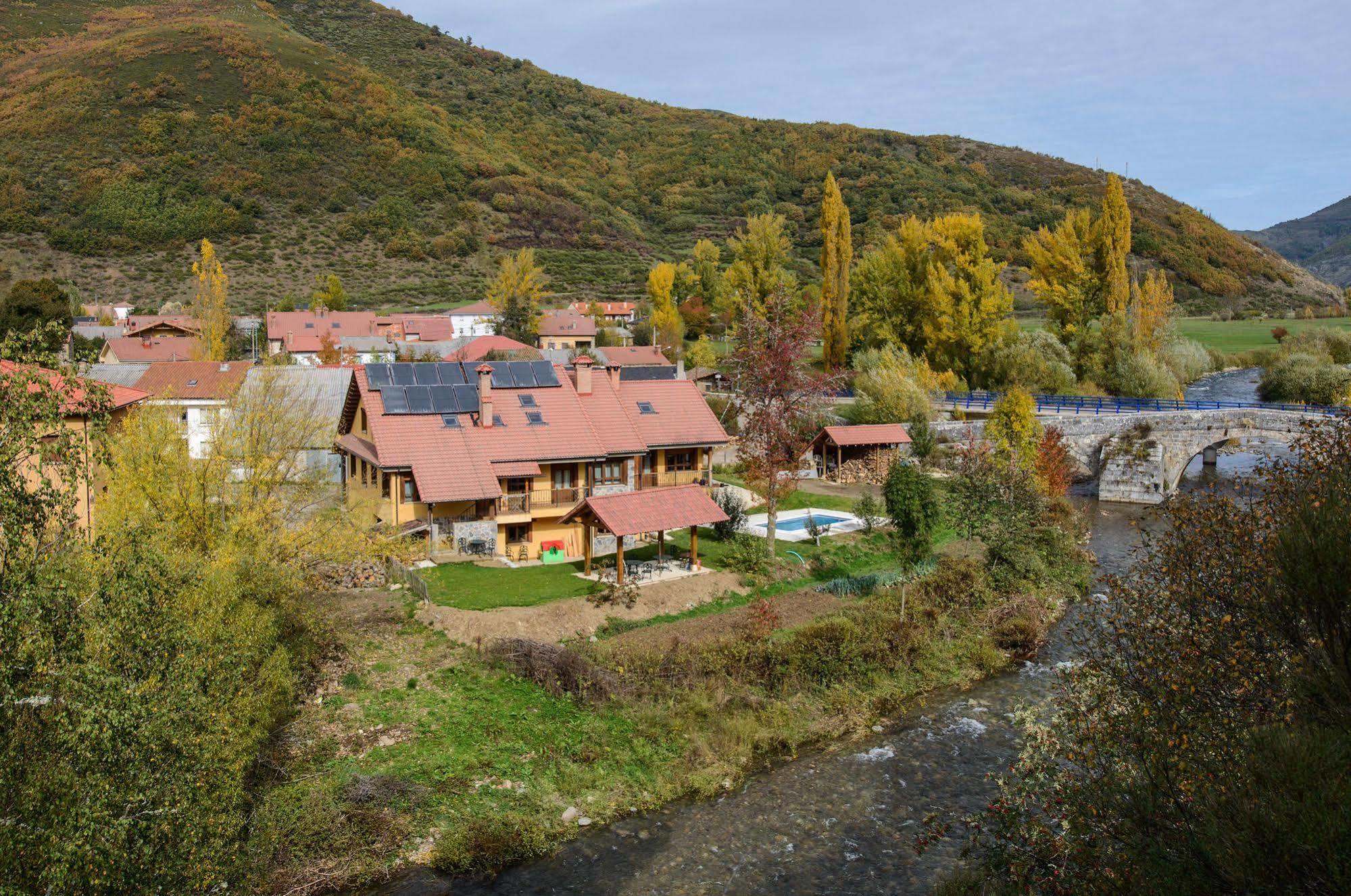 El Casar Del Puente Guest House Boca de Huergano Bagian luar foto