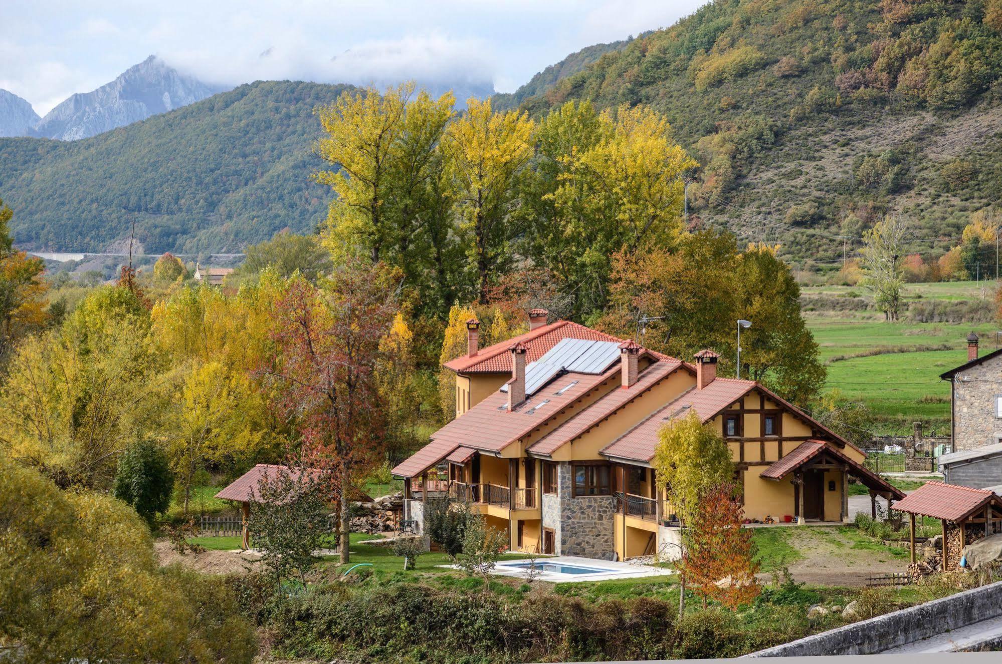 El Casar Del Puente Guest House Boca de Huergano Bagian luar foto