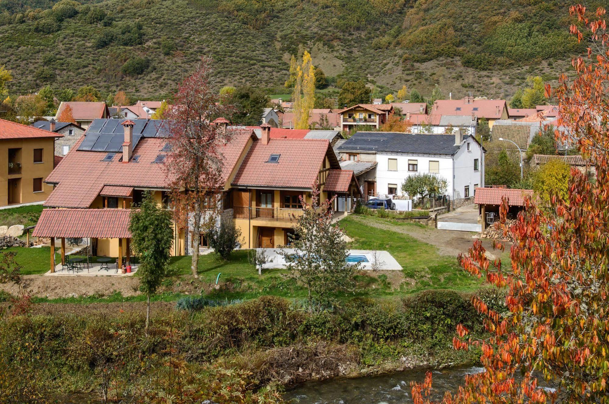 El Casar Del Puente Guest House Boca de Huergano Bagian luar foto