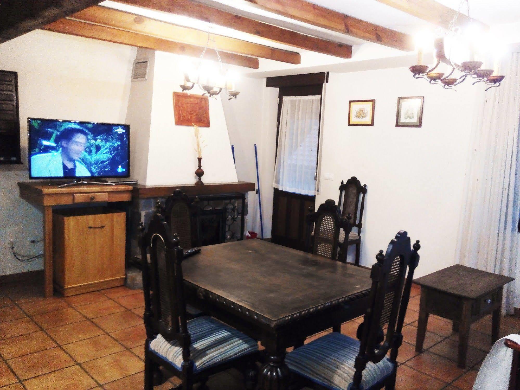 El Casar Del Puente Guest House Boca de Huergano Bagian luar foto